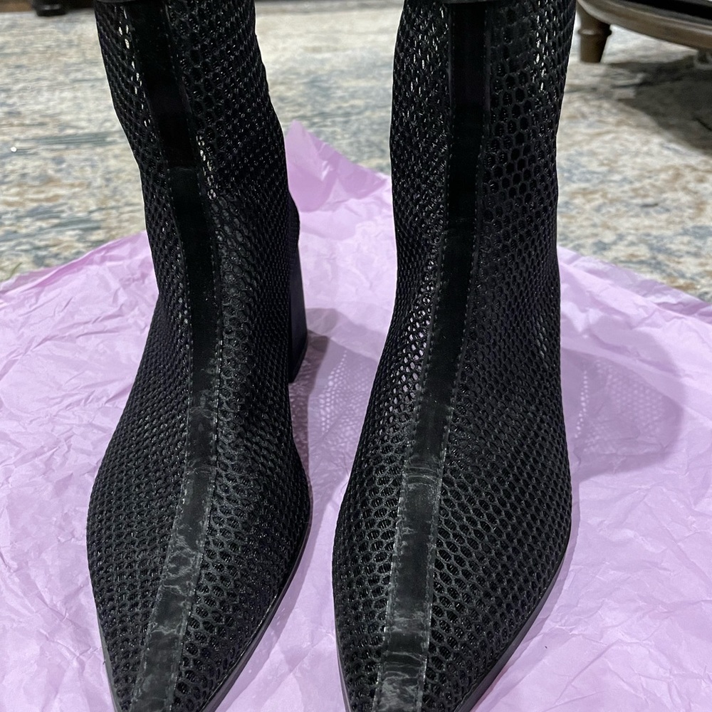 Pre-loved & gently used mesh ankle boots 39 (8.5)